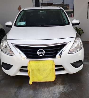 NISSAN-VERSA-2019