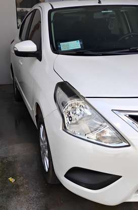 NISSAN-VERSA-2019