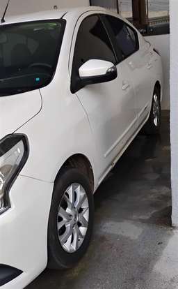 NISSAN-VERSA-2019