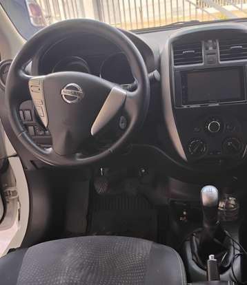 NISSAN-VERSA-2019
