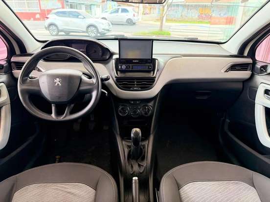 PEUGEOT-208-2013