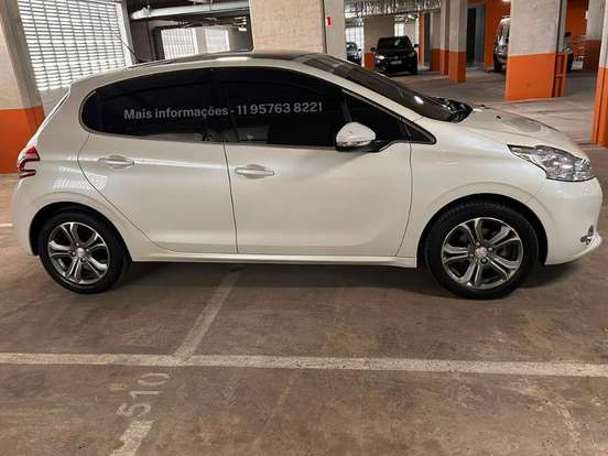 PEUGEOT-208-1.6 GRIFFE 16V FLEX 4P AUTOMÁTICO PEUGEOT-208-2014