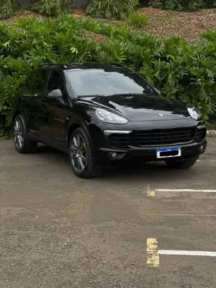 PORSCHE-CAYENNE-2017