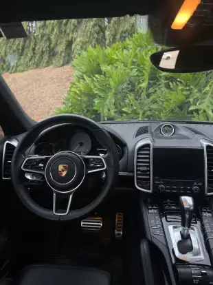 PORSCHE-CAYENNE-2017