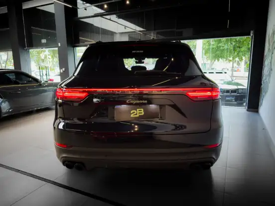 PORSCHE-CAYENNE-2022
