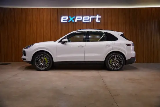 PORSCHE-CAYENNE-2021