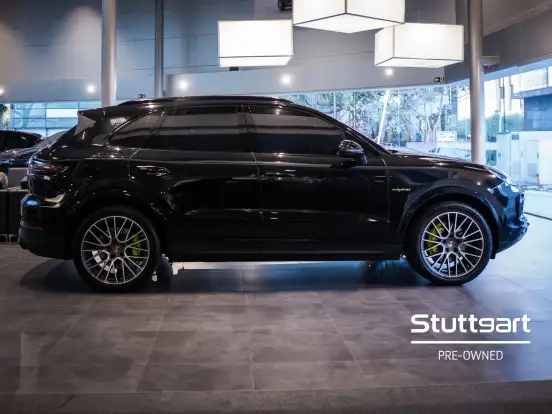 PORSCHE-CAYENNE-2023