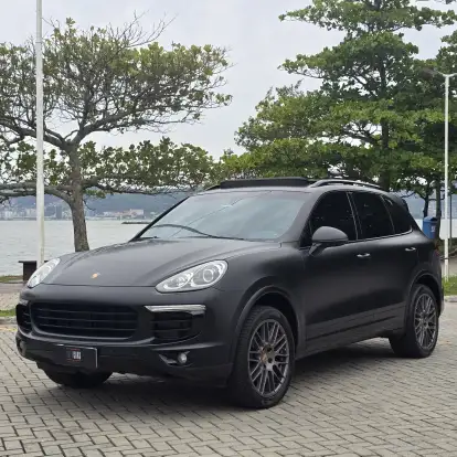PORSCHE-CAYENNE-2017