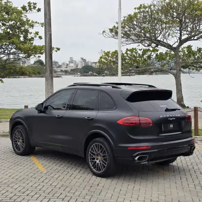 PORSCHE-CAYENNE-2017