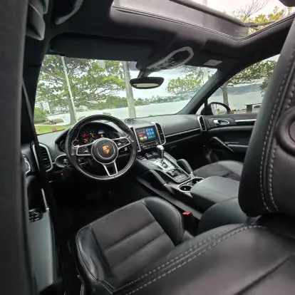 PORSCHE-CAYENNE-2017