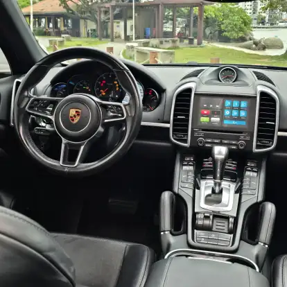 PORSCHE-CAYENNE-2017
