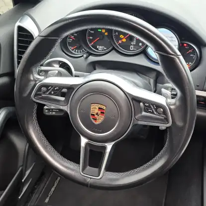 PORSCHE-CAYENNE-2017