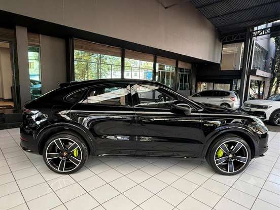 PORSCHE-CAYENNE-2023
