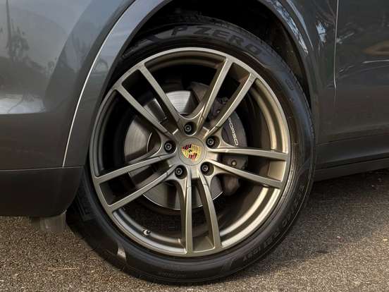PORSCHE-CAYENNE-2019