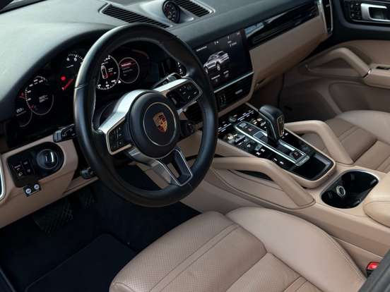 PORSCHE-CAYENNE-2019