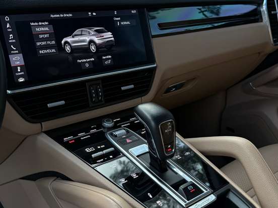 PORSCHE-CAYENNE-2019