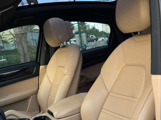 PORSCHE-CAYENNE-2019
