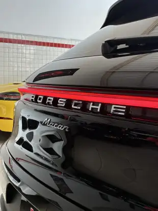 PORSCHE-MACAN-2020