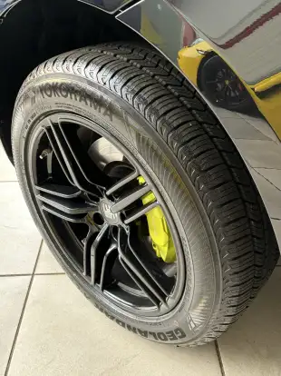 PORSCHE-MACAN-2020
