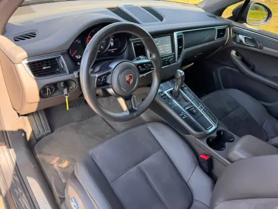 PORSCHE-MACAN-2015
