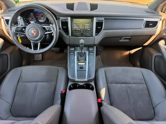 PORSCHE-MACAN-2015