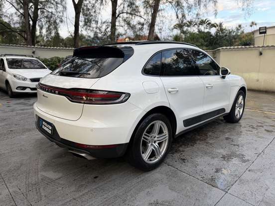 PORSCHE-MACAN-2021