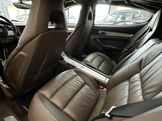PORSCHE-PANAMERA-2015