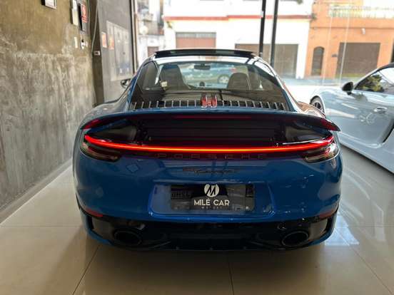 PORSCHE-911-2023