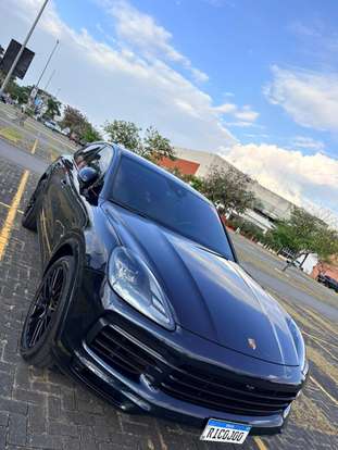 PORSCHE-CAYENNE-2021