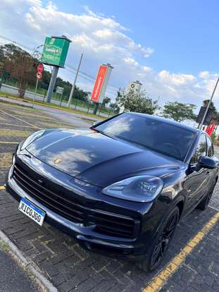 PORSCHE-CAYENNE-2021