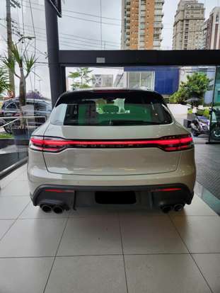 PORSCHE-MACAN-2023