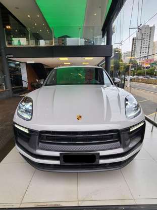 PORSCHE-MACAN-2023