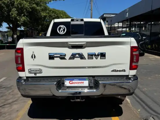 RAM-3500-6.7 I6 TURBO DIESEL LIMITED LONGHORN CD 4X4 AUTOMÁTICO RAM-3500-2023
