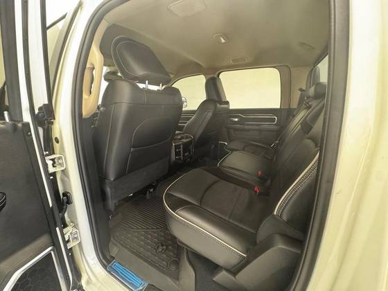 RAM 3500 6.7 I6 TURBO DIESEL LARAMIE CD 4X4 AUTOMÁTICO