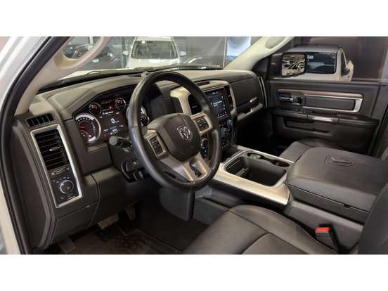 RAM-CLASSIC-5.7 V8 GASOLINA LARAMIE CD 4X4 AUTOMÁTICO RAM-CLASSIC-2023