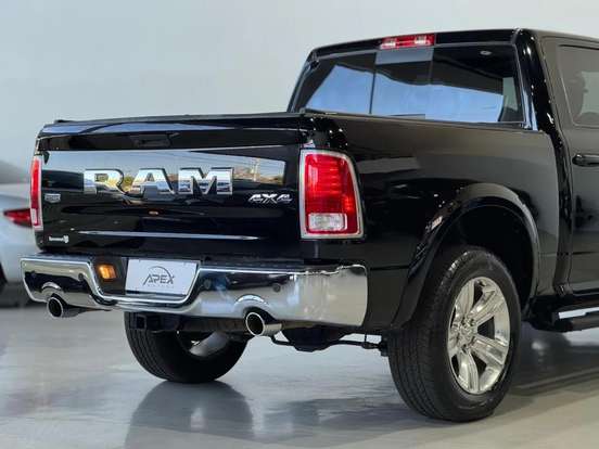 RAM-CLASSIC-5.7 V8 GASOLINA LARAMIE CD 4X4 AUTOMÁTICO RAM-CLASSIC-2023