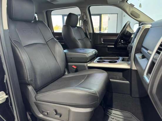 RAM-CLASSIC-5.7 V8 GASOLINA LARAMIE CD 4X4 AUTOMÁTICO RAM-CLASSIC-2023