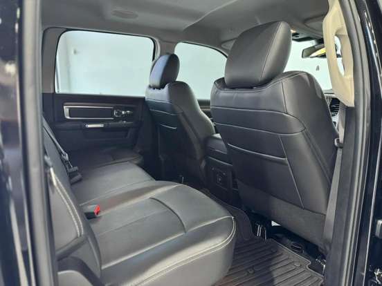RAM-CLASSIC-5.7 V8 GASOLINA LARAMIE CD 4X4 AUTOMÁTICO RAM-CLASSIC-2023