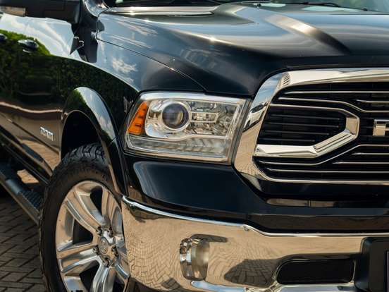 RAM-CLASSIC-5.7 V8 GASOLINA LARAMIE CD 4X4 AUTOMÁTICO RAM-CLASSIC-2023