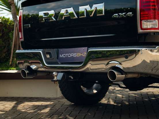 RAM-CLASSIC-5.7 V8 GASOLINA LARAMIE CD 4X4 AUTOMÁTICO RAM-CLASSIC-2023