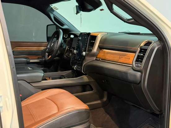 RAM-3500-6.7 I6 TURBO DIESEL LIMITED LONGHORN CD 4X4 AUTOMÁTICO RAM-3500-2023