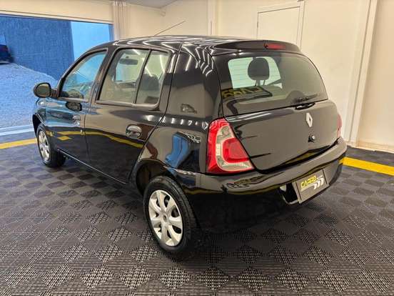 RENAULT-CLIO-2013
