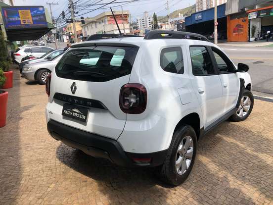 RENAULT-DUSTER-2023