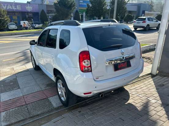 RENAULT-DUSTER-2014