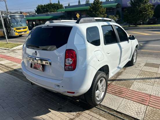 RENAULT-DUSTER-2014