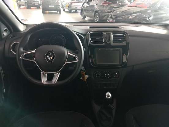 RENAULT-LOGAN-2024