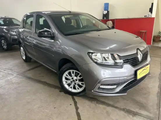 RENAULT-SANDERO-2022