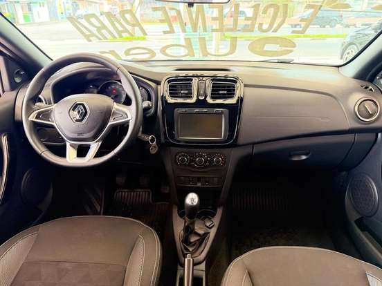 RENAULT-SANDERO-2022