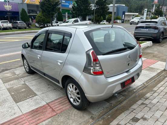 RENAULT-SANDERO-1.6 PRIVILÉGE 16V FLEX 4P AUTOMÁTICO RENAULT-SANDERO-2013
