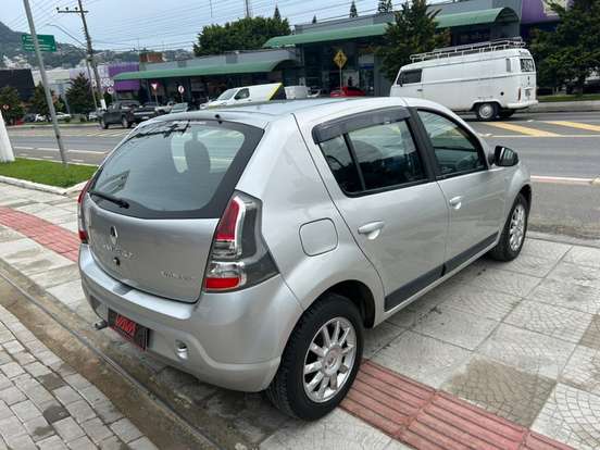 RENAULT-SANDERO-1.6 PRIVILÉGE 16V FLEX 4P AUTOMÁTICO RENAULT-SANDERO-2013